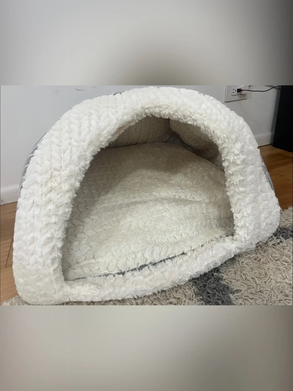 Plush White & Gray Cozy Pet Cave Bed